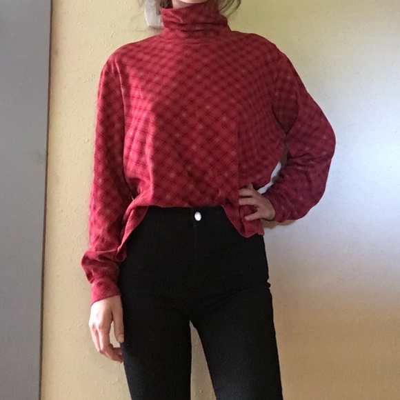 Tops - Vintage holiday style turtle neck